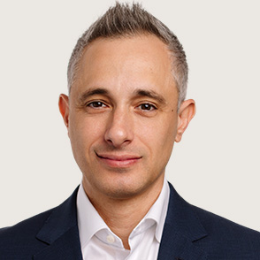 https://www.alerus.com/wp-content/uploads/2025/12/Matt-Ofman-1.jpg